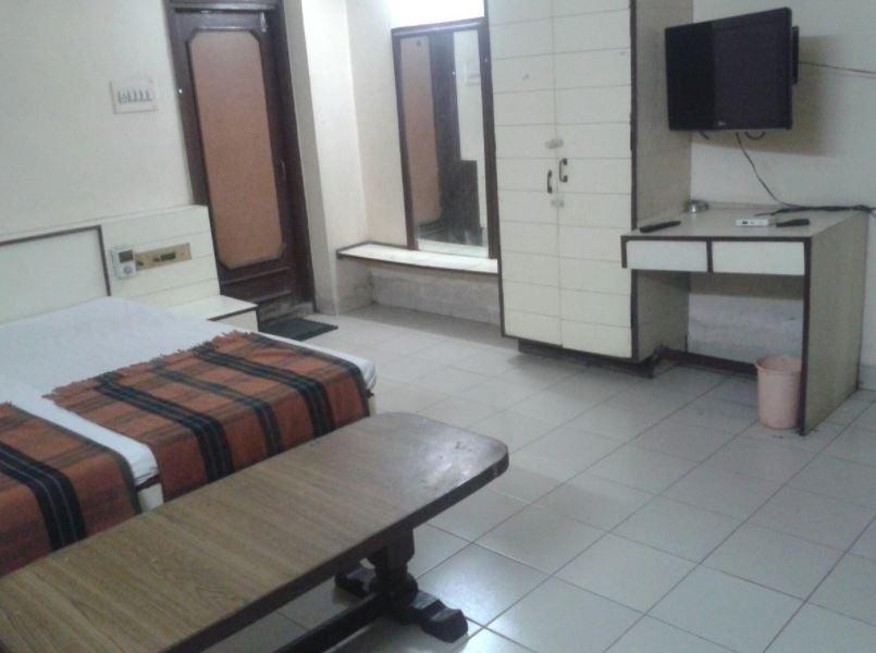 Hotel Sant Plaza Indore Exterior photo
